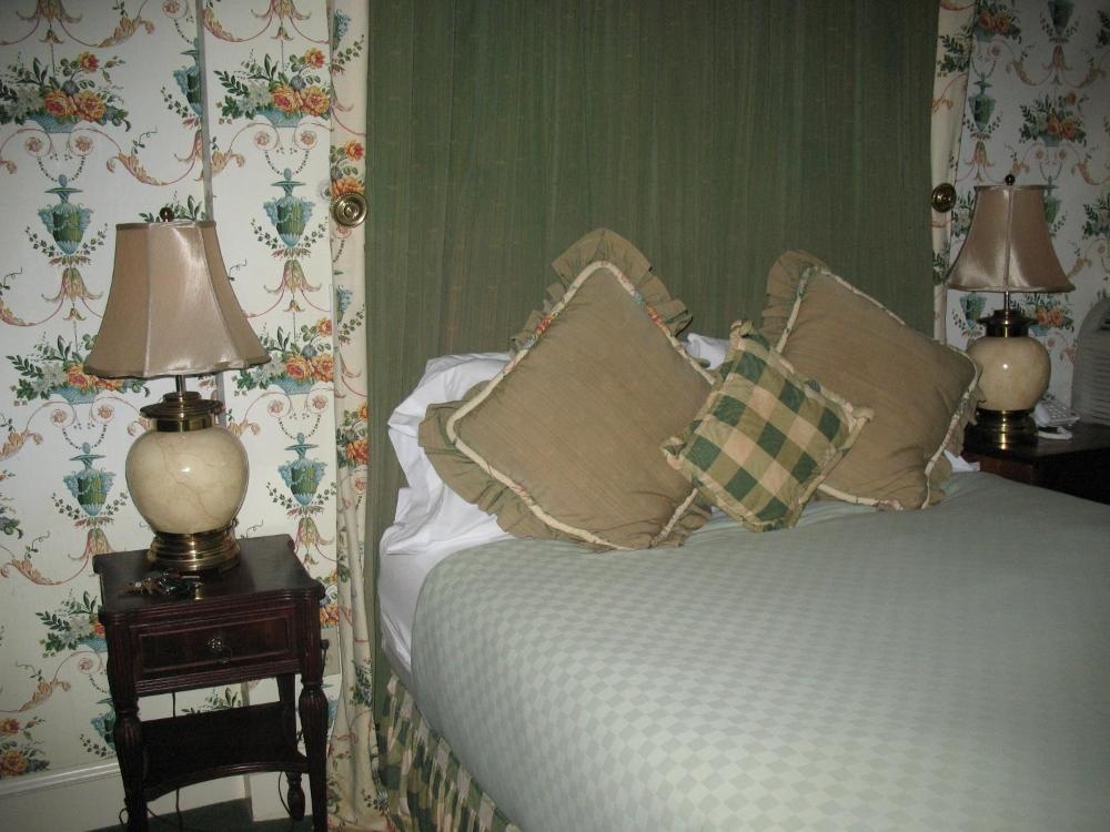 Room image 4
