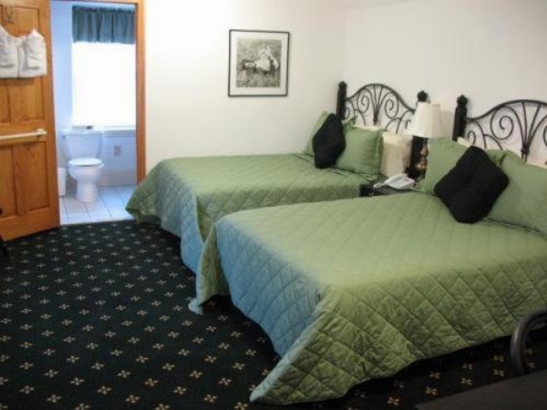 A Cambridge House Inn image 6